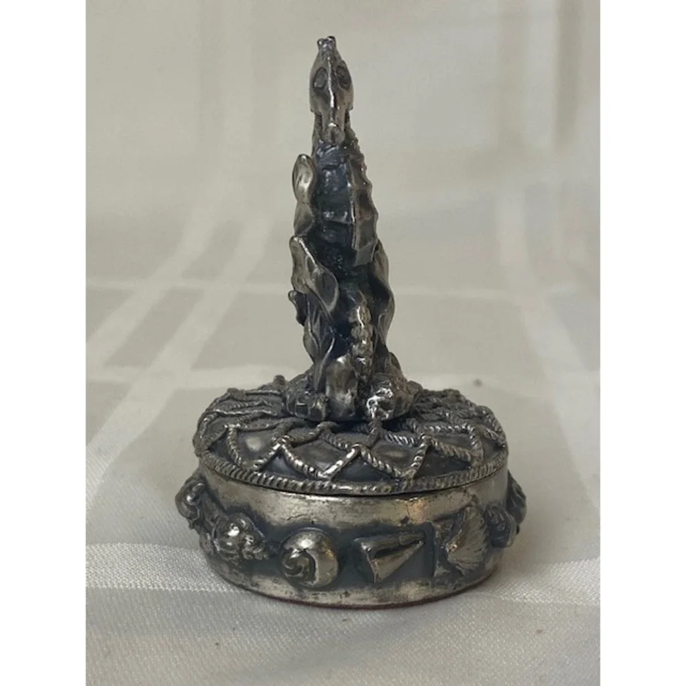 Vintage Seahorse Trinket Box Silver Tone Nautical Shell Pill Box Velvet Lined